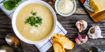 Брза чорба од лук