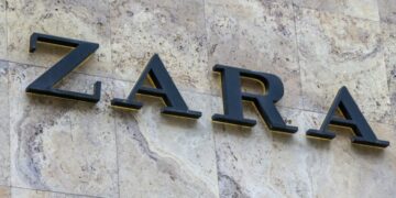 Граѓани од Црна Гора добиле шуга, откако носеле облека од „Зара“