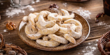 Кифли со мед и ореви