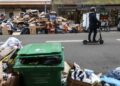 Париз се гуши во ѓубре откако комуналните работници најавија штрајк