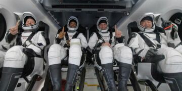 Првата Индијанка од НАСА се врати на земјата по четири месеци во вселената: Едвај дочекав да ги почувствувам ветерот, мирисот, тревата и вкусната храна