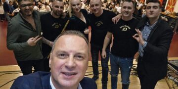 (Видео) Масовна тепачка среде концертот на познати македонски фолк пејачи во Швајцарија