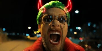 Младиот пејач Џокер инспириран од Хоакин Феникс ја објави новата песна „Такси“