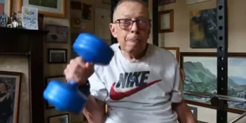 Дедо на 86 години собори рекорд во дигање тегови
