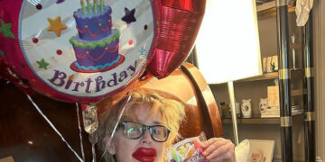 Шерон Стоун за 65 роденден ги изненади фановите со зголемените усни