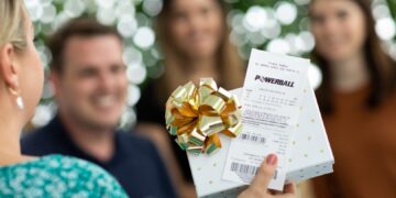 Австралијанец заборавил на тикетот во задниот џеб, на крајот дознал дека е побогат за 40 милиони долари