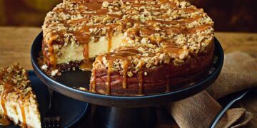 Чизкејк со јаболка и цимет