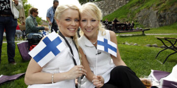 Финска нуди бесплатни посети на земјата за да го сподели својот рецепт за среќа