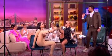 (Видео) Две старлети го возбудија Амиџи среде неговото шоу