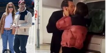 (Видео) Хари Стајлс страсно ја бакнува Емили Ратајковски среде улица во Јапонија