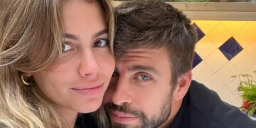 За фотографија во бикини, шпанските медиуми на девојката на Пике и понудиле милион долари