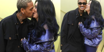 Шер и нејзиното 40 години помладо момче старсно се бакнуваат на ревијата на „Версаче“