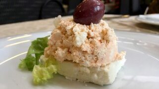 Урнебес бомбици