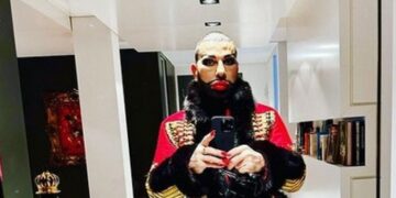 Харалд Глокер е ексцентричен моден дизјанер со милионски прегледи на Тик ток