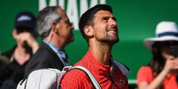 (Видео) Новак Ѓоковиќ направи шоу во Монте Карло, се маскираше во познатиот рапер Снуп Дог и ја насмеа публиката