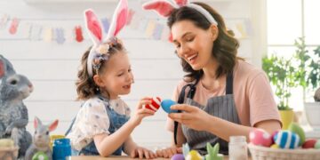 (Видео) Креативна техника за шарени велигденски јајца