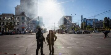 (Видео) Мистериозна светлина на небото ги исплаши Украинците, велат не е руски напад, ниту сателит на НАТО