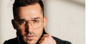 Уживам да готвам и се релаксирам додека сервирам: Интервју со Александар Тарабунов