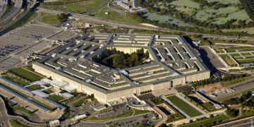 Тајни документи за војната во Украина протекоа од Пентагон, САД го бара кртот