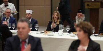 Данела Арсовска на ифтар во пресрет на Рамазан бајрам