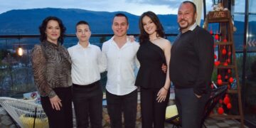 Промовирана монографијата за Марко Пејчиносвки, момчето кое со ретка болест преплива 250 километри во Охридското Езеро