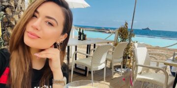 Журка во Монако, па во Грција, но и под прозор со другарките: Елена прослави 37 роденден