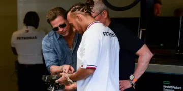 Бред Пит ќе се трка со Луис Хамилтон на Британското ГП за филм во Формула 1