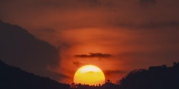 (Видео) НАСА сними огромно торнадо на Сонцето