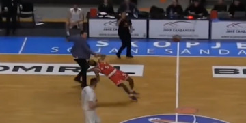 (Видео) Тренерот на МЗТ влезе на терен среде акција и го собори противничкиот играч