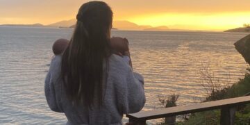 Фотографијата на која Хилари Свонк бремена и гола позира, собра 110.000 лајкови