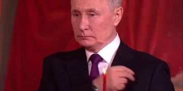 (Фото) Белегот на вратот на Путин покрена шпекулации дека е тешко болен