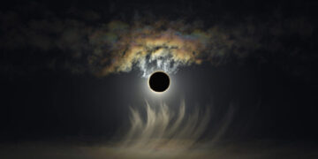 (Видео) Денес на јужната хемисфера се случи целосно затемнување на Сонцето