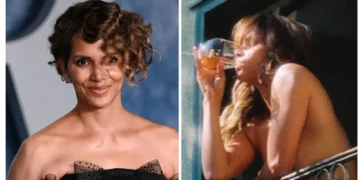 Хали Бери гола на тераса пие вино