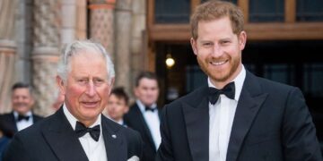 Хари без Меган на крунисувањето на Чарлс: ќе седи десет реда зад неговото семејство