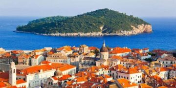 Од хрватскиот остров Локрум не смее ништо да се земе бидејќи носи несреќа