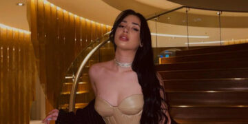 (Фото) Мартија Станојковиќ оваа година е матурантка, нејзината мајка објави слика од табло