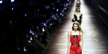 „Луј Витон“ затвори мост во Сеул на 24 часа за модна ревија