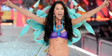 Адриана Лима се враќа на модната писта по 5 години пауза: возбудена сум што повторно ќе работам за „Викторија сикрект“