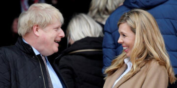 Борис Џонсон на 58 години по осми пат ќе стане татко