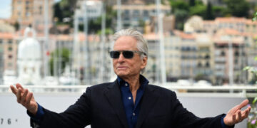 Мајкл Даглас се нарече експерт за интимни сцени: горд сум на мојата историја со жените во филмовите