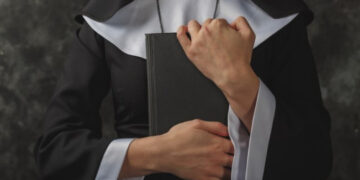 По четири години откопале калуѓерка без знаци на распаѓање: верниците сакаат да ја прогласат за светица