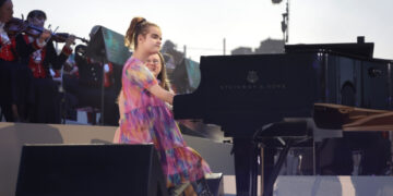 (Видео) Слепа пијанистка им свиреше на Чарлс и Камила на концертот во Виндзор