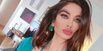 Сораја пресади влакна од косата на веѓите