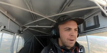 (Видео) Јутјубер намерно сруши авион за лајкови