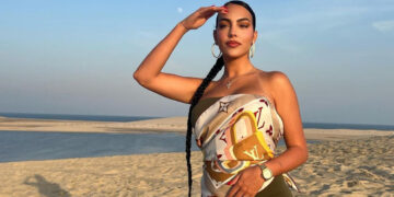 Фановите на Георгина од Саудсика Арабија и се налутија, откако објави фотографии во бикини и танга