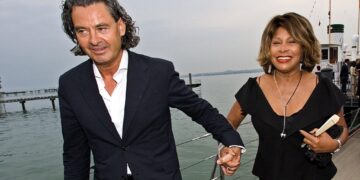 Понижувања и клоци од првиот сопруг, дониран бубрег од вториот: животната приказна на Тина Тарнер