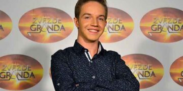 (Видео) Ѕвездата на „Гранд“ Александар Темелков ја промовираше новата песна