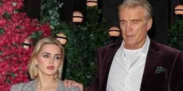 Долф Лундгрен за првпат по тешката дијагноза виден заедно со неговата 40 години помлада свршеница