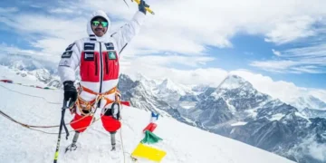 (Видео) Хари без нозе го освои Монт Еверест