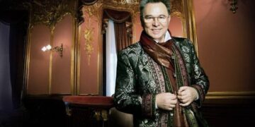 Почина познатиот руски моден дизјанер Вјачеслав Зајцев наречен „Црвен Диор“